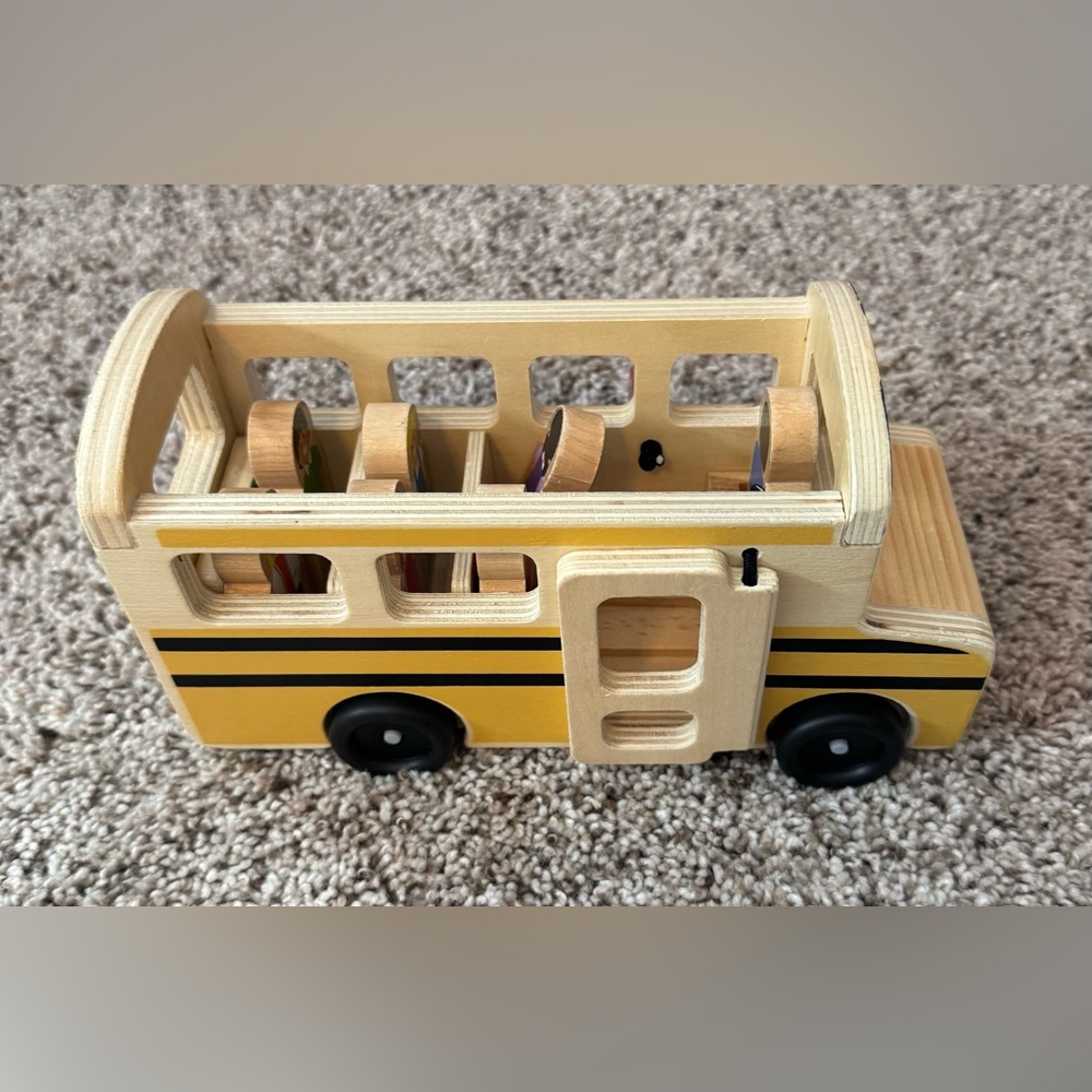 Melissa & Doug Bus